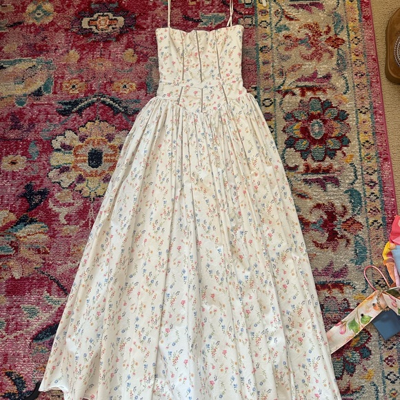 House of CB Ysabella white posy print maxi dress - Picture 2 of 4